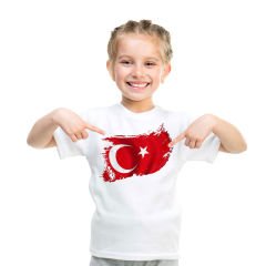 Çocukların Favorisi Beyaz T-Shirt